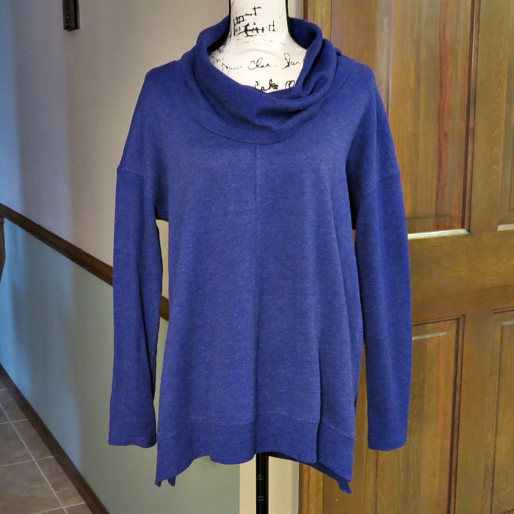 ANDREW MARK PERFORMANCE Cowl Neck Tunic - S